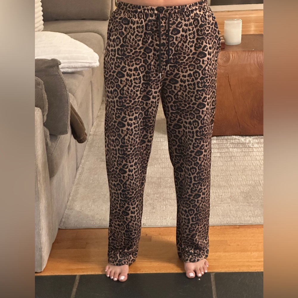 Leopard Print Lounge Pants NEW Large - Picture 4 of 7
